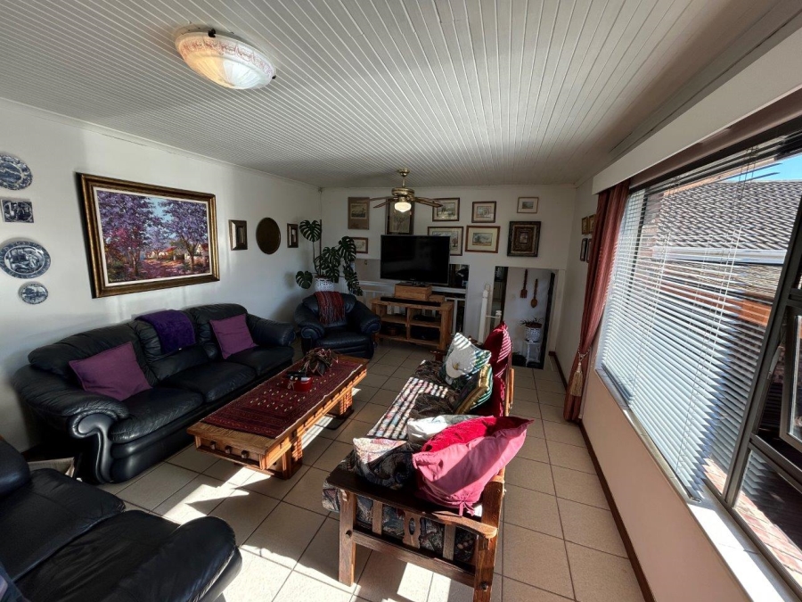 4 Bedroom Property for Sale in Noorsekloof Eastern Cape